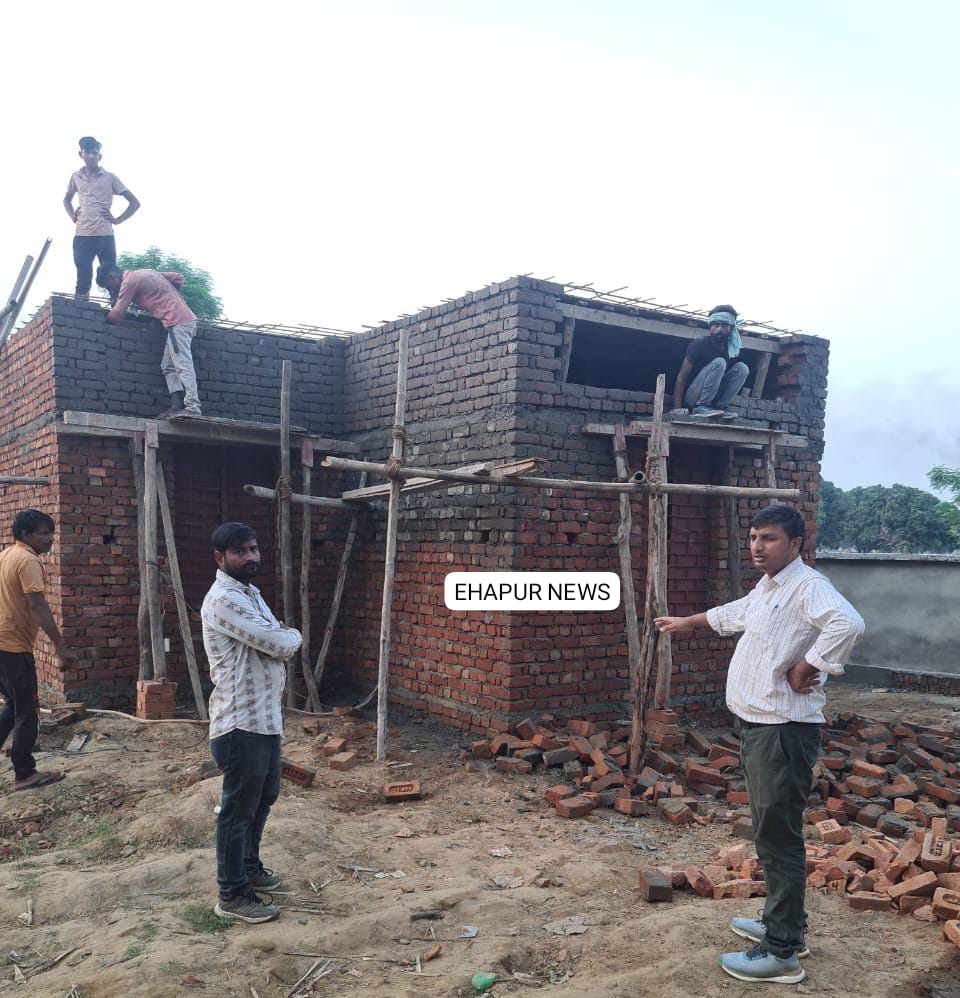 निर्माण में पुरानी ईंटों के इस्तेमाल पर भड़के जेई