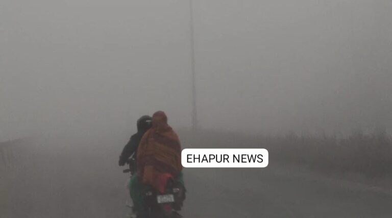 जनपद हापुड़ में सड़कों ने कोहरे की सफेद चादर ओढ़ी