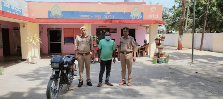 चोरी की बाइक पर घूम रहा था,पुलिस के हत्थे चढ़ा