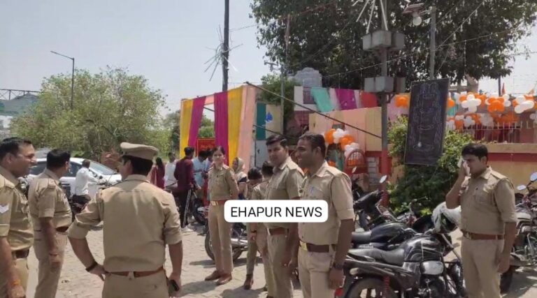 श्री हनुमान जन्मोत्सव पर विशेष रूप से सजा सिमरौली मंदिर