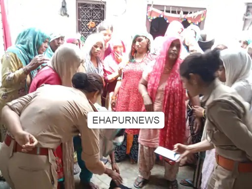 विवाहिता का शव जमीन पर पड़ा देख उड़े होश, पीएम को भेजी लाश