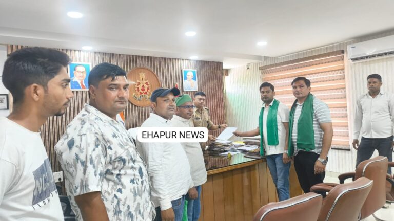 धोखाधड़ी करने वाले आरोपियों की गिरफ्तारी की मांग को लेकर सौंपा ज्ञापन