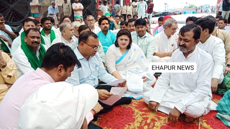 गढ़: श्मशान घाट के खराब हालात के विरोध में प्रदर्शन पर बैठे कई संगठन