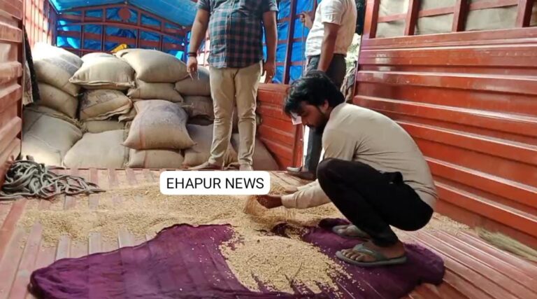 गेहूं निकालकर वजन बराबर करने के लिए होता है पानी का छिड़काव