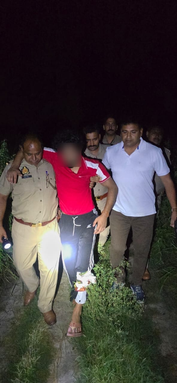 25 हजार के इनामी दो गोकश बदमाशों को मुठभेड़ में पकड़ा