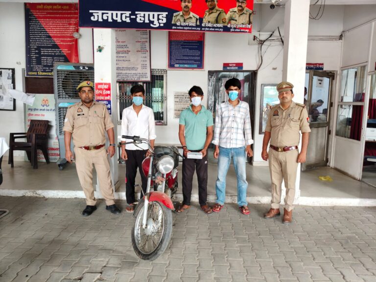 मोबाइल झपट मार पुलिस ने दबोचे
