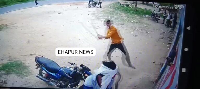 लाठी-डंडे लेकर पहुंचे दबंगों ने ठेके पर की तोड़फोड़