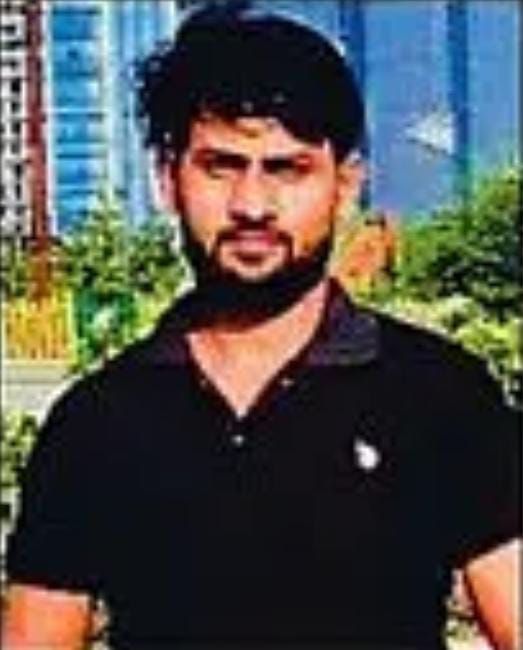 अज्ञात वाहन की चपेट में आए दो भाई, एक की मौत
