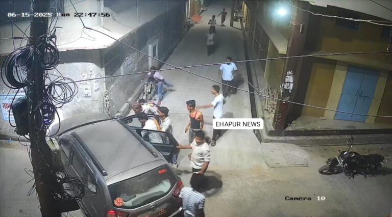 पिलखुवा: मकान से टकराई गाड़ी, लाइव सीसीटीवी आया सामने