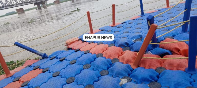 गढ़: देखरेख के अभाव में दयनीय स्थिति में पहुंची करोड़ों की ज़ेट्टी बेरीकेडिंग