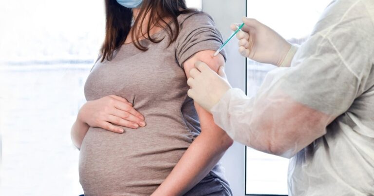 टीकाकरण के नाम पर 20 से 50 रुपए की वसूली