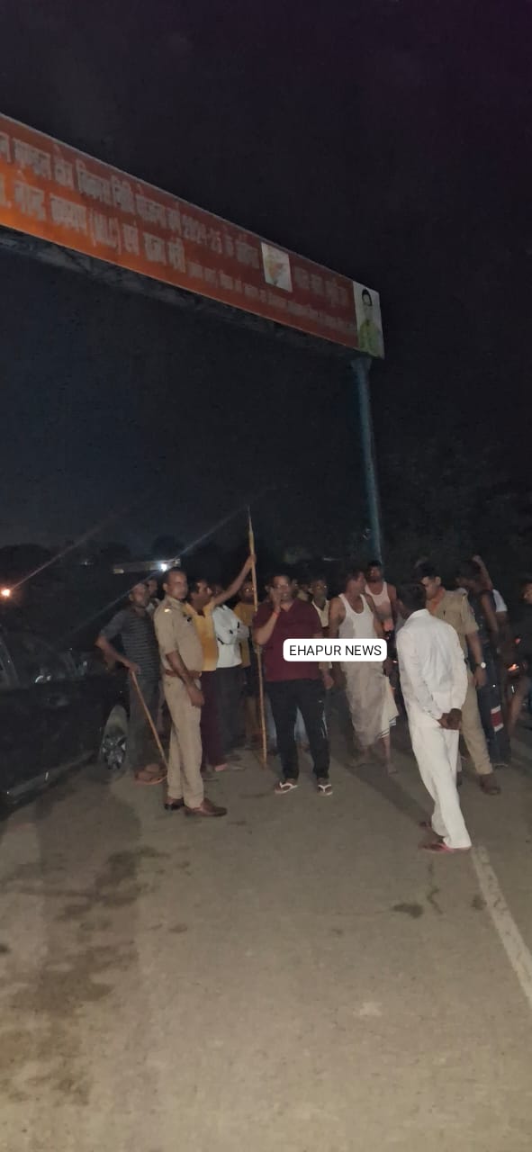 संदिग्ध गतिविधि दिखने पर लाठी-डंडे लेकर इकट्ठा हुए लोग
