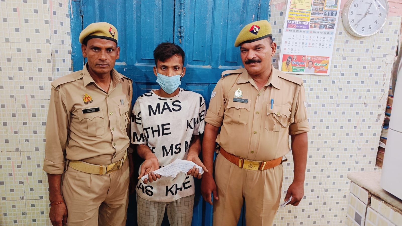 पिलखुवा पुलिस ने अवैध तमंचे के साथ एक पकड़ा