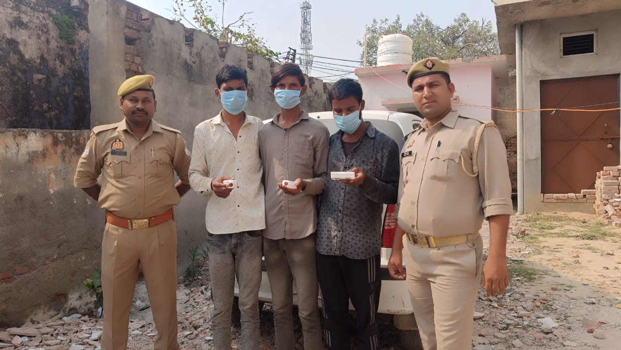 तीन लुटेरे गिरफ्तार, एक फरार