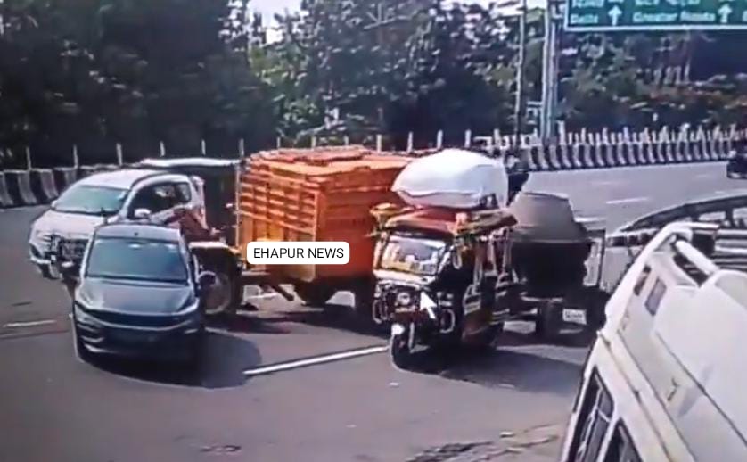 पिलखुवा: दिल्ली एटीएस कांस्टेबल की कार हादसे का शिकार, सीसीटीवी आया सामने