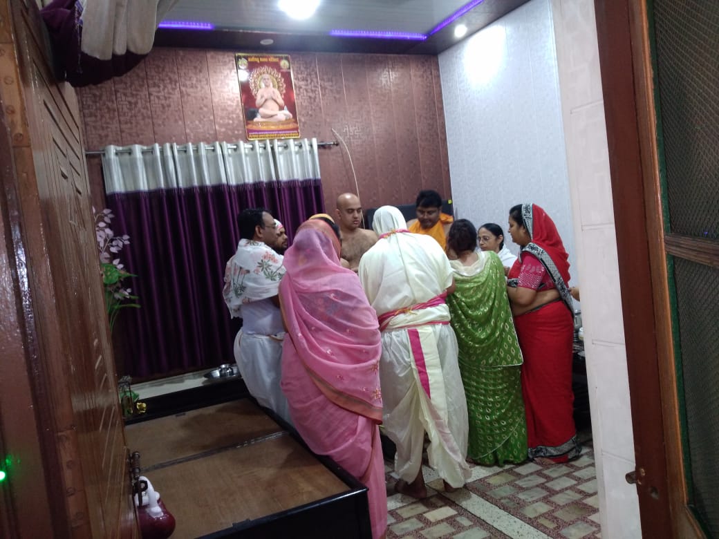 दिगम्बर मुनि की आहार-चर्या हुई