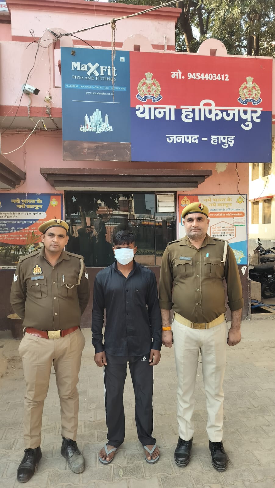 चोरी की बाइक बरामद होने के मामले में फरार आरोपी गिरफ्तार