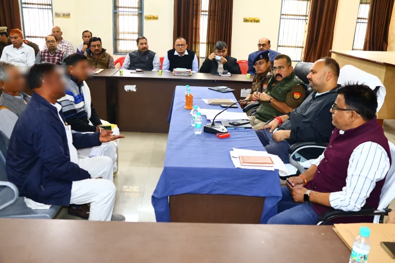 फरियादियों की शिकायतों का शीघ्र निस्तारण के आदेश