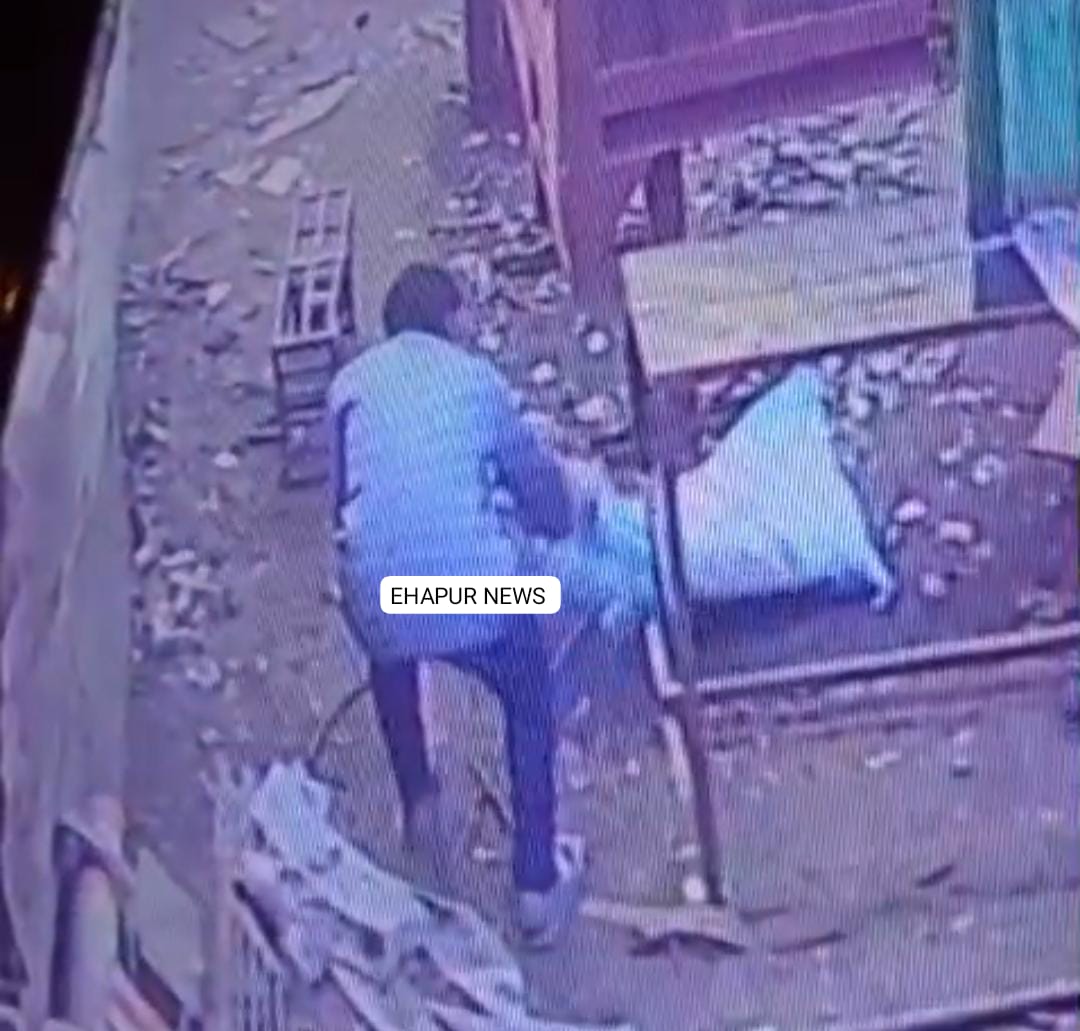 ट्रैक्टर-ट्राली बनाने वाले कारखाने में चोरी, सीसीटीवी में कैद संदिग्ध