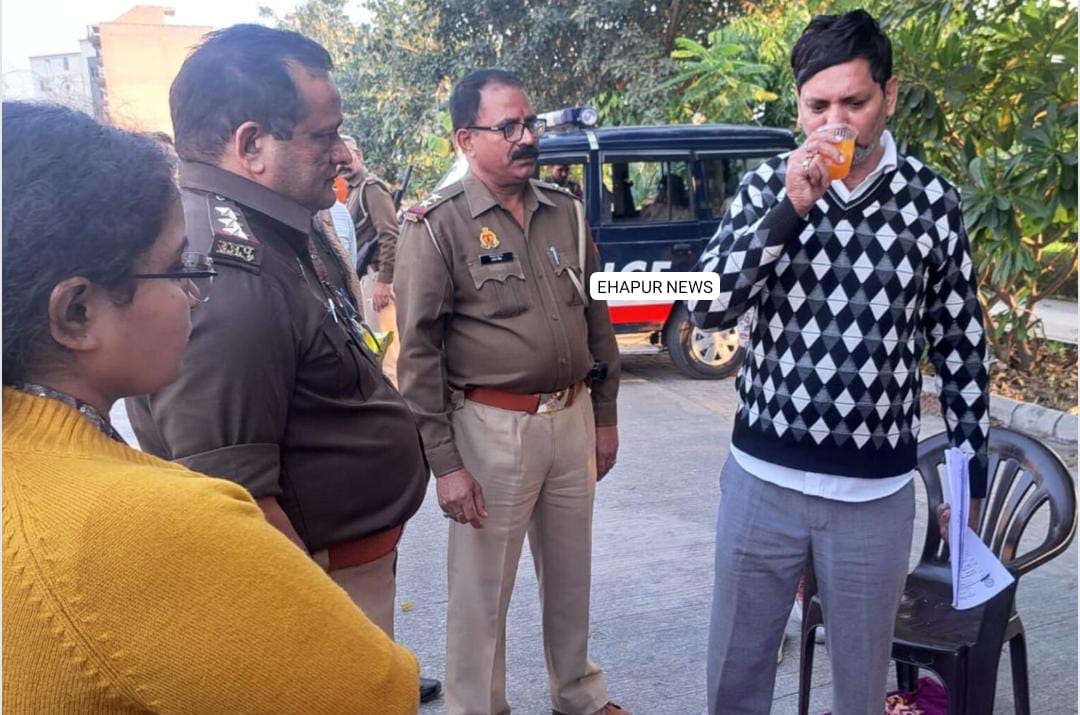 अधिकारियों ने जूस पिलाकर किसान नूतन त्यागी की भूख हड़ताल को समाप्त कराया