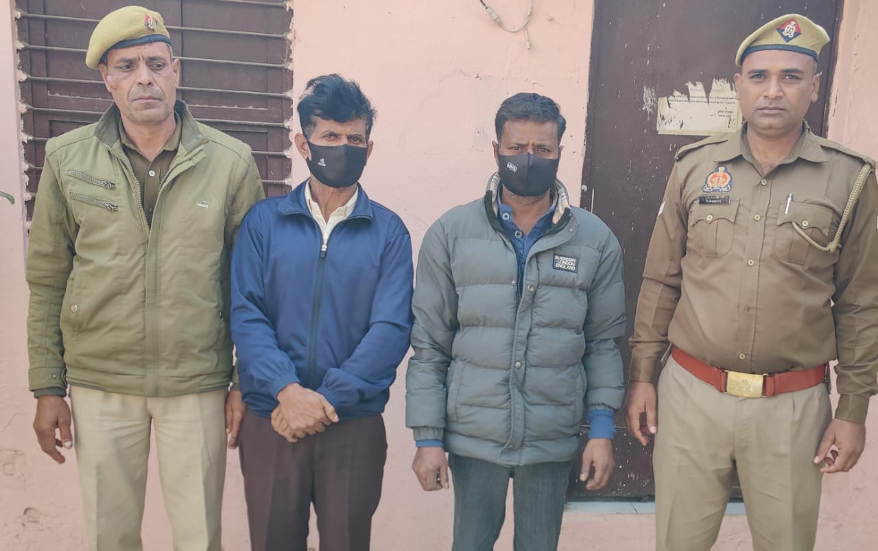 गैंगरेप को दो आरोपी धरे गये,बाप-बेटी फरार