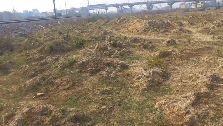 हापुड़ के दौमी रोड पर अवैध कालोनी का मकड़जाल