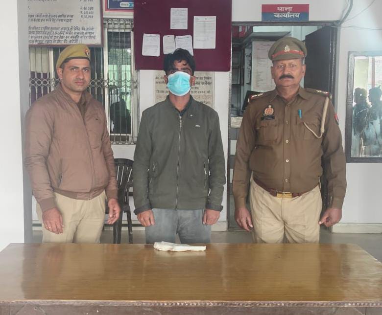 हिस्ट्रीशीटर से मिला अवैध असलाह