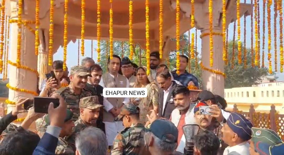 रालोद नेता जयंत चौधरी ने कारगिल शहीद सतपाल सिंह की प्रतिमा का अनावरण किया