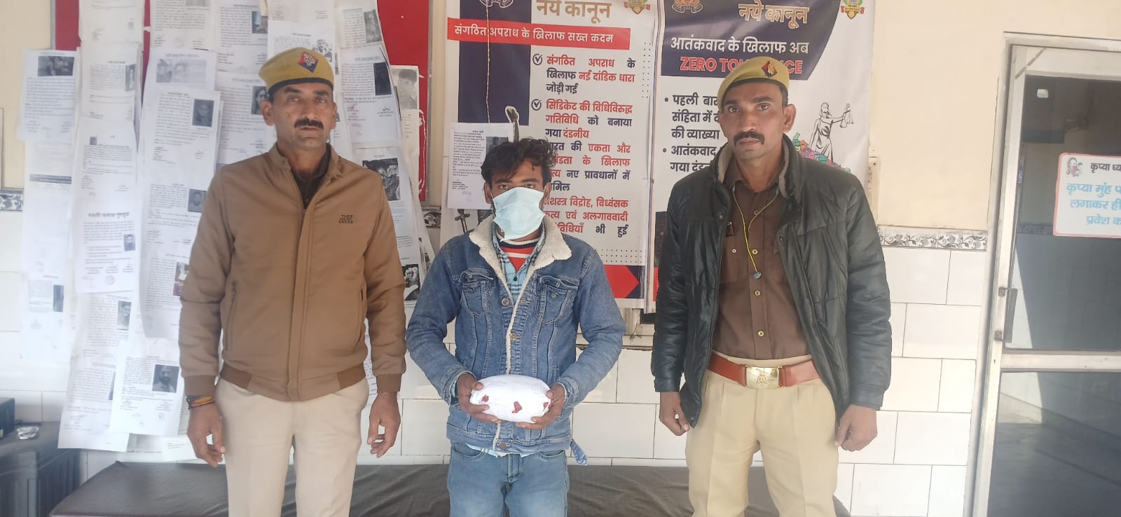 नशे का सौदागर पुलिस ने पकड़ा
