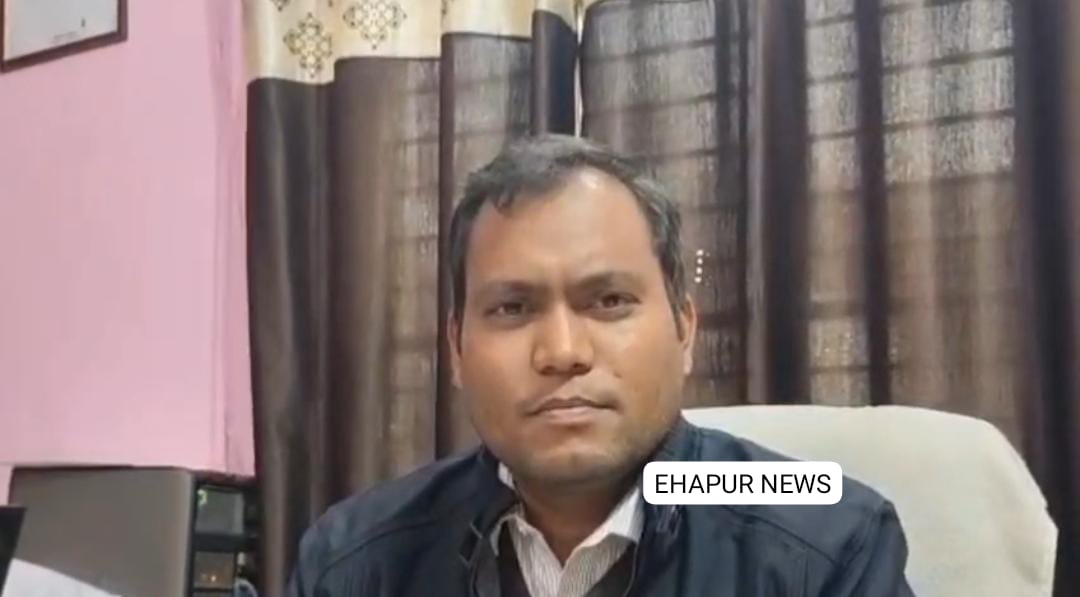 अवैध रूप से बिजली का उपयोग करने पर थाने पर नोटिस किया चस्पा