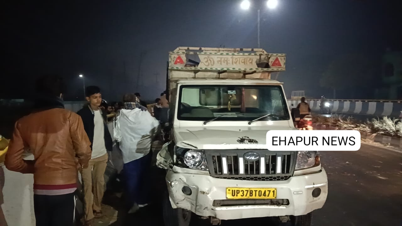 अनियंत्रित होकर दूसरी ओर पहुंची महिंद्रा पिकअप, दो बाइक व एक थार चपेट में आई