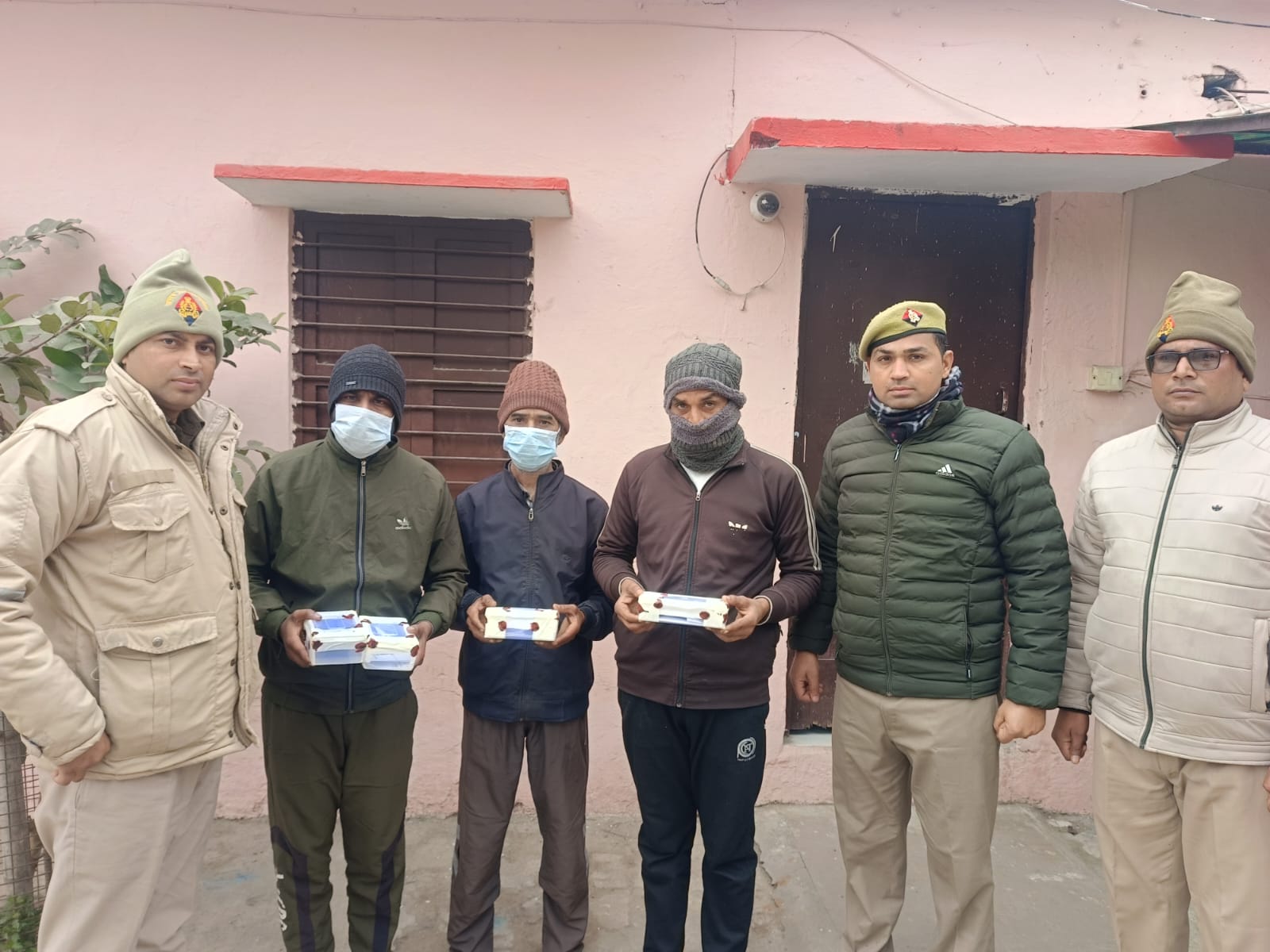 पुलिस ने तीन धोखेबाज दबोचे