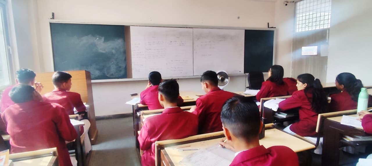 जवाहर नवोदय विद्यालय नवादा में विशेष केमिस्ट्री कक्षा ने बढ़ाया छात्रों का उत्साह