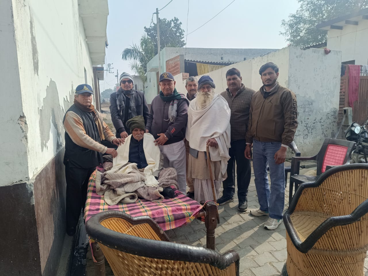 वृद्धजनों को किया सम्मानित