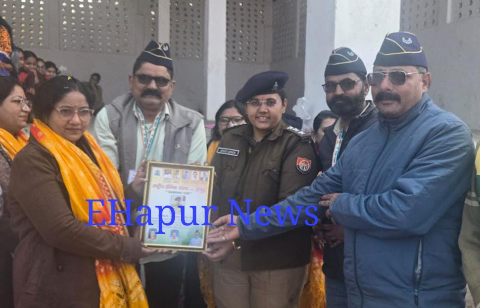 गढ़मुक्तेश्वर सीओ स्तुति सिंह को किया सम्मानित