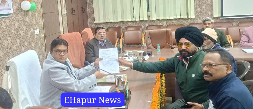 हाईटेंशन लाइन को हटवाने के लिए एम.डी. पश्चिमांचल विद्युत वितरण निगम लिमिटेड मेरठ से मिले नगरवासी