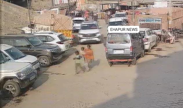 गढ़: कार की चपेट में आने से बच्ची की दर्दनाक मौत, सीसीटीवी आया सामने