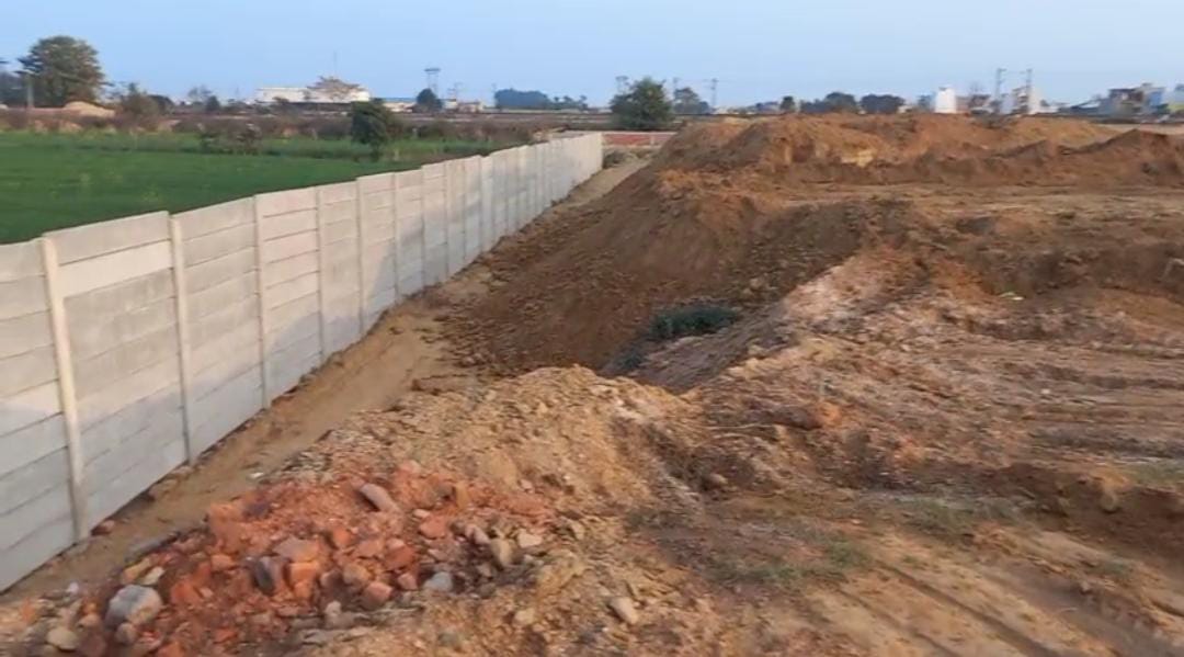 दौमी पुल के नीचे मिट्टी भराव से राजस्व की भारी हानि