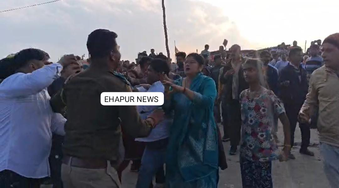 नाविक व पुलिस से हाथापाई के मामले में नौ नामजद समेत 10 पर मुकदमा