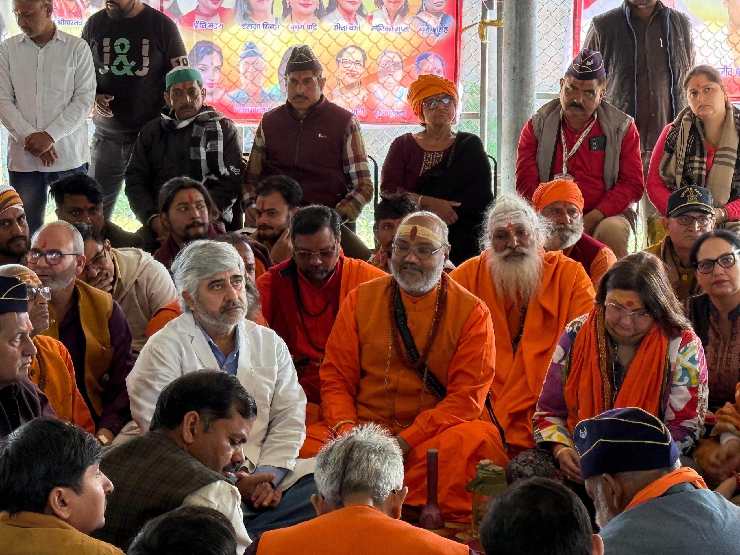 सैनिक संस्था का महामंडलेश्वर को समर्थन