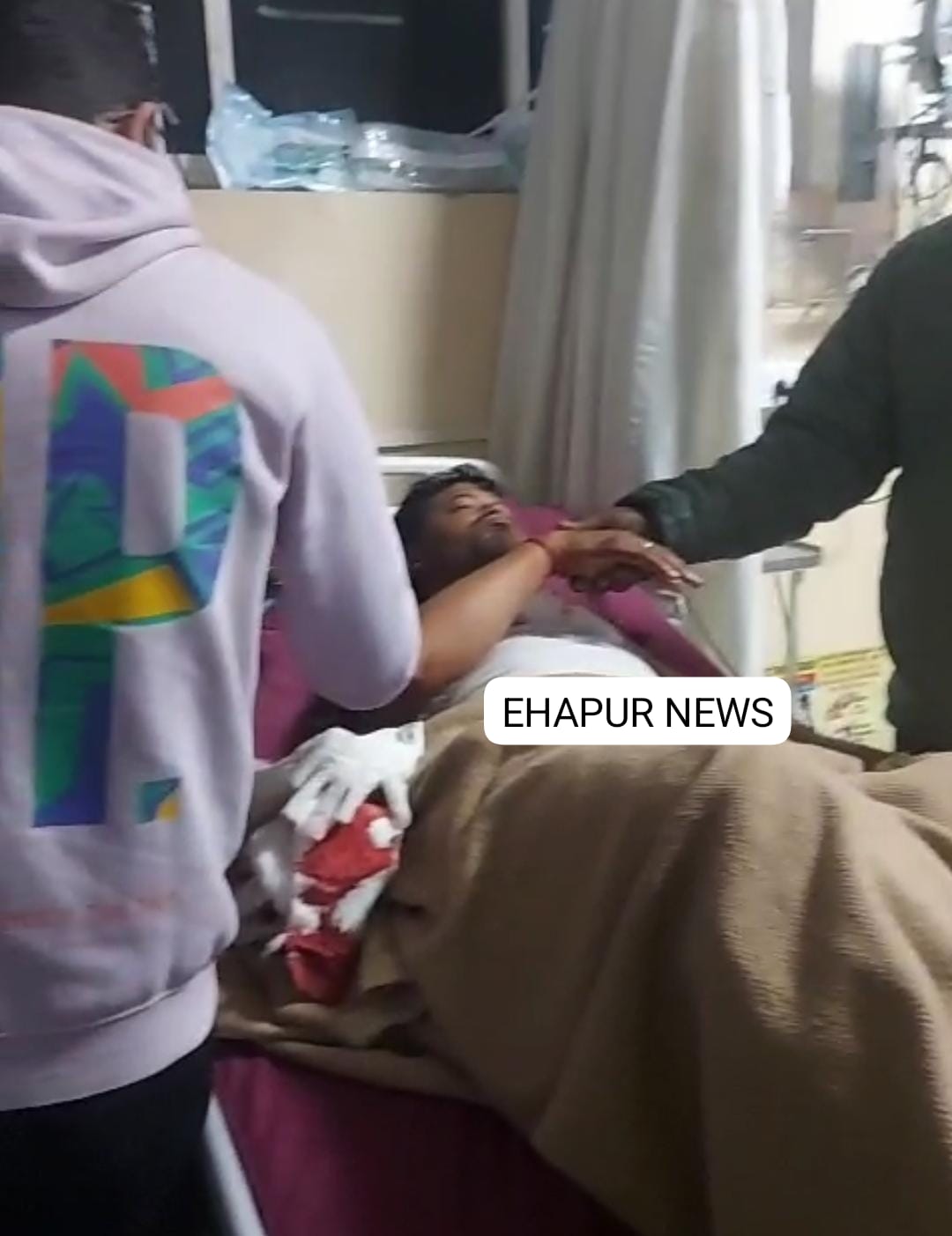 पिलखुवा: टोल टैक्स के पास अज्ञात हमलावर ने युवक को मारी गोली, हालत गंभीर