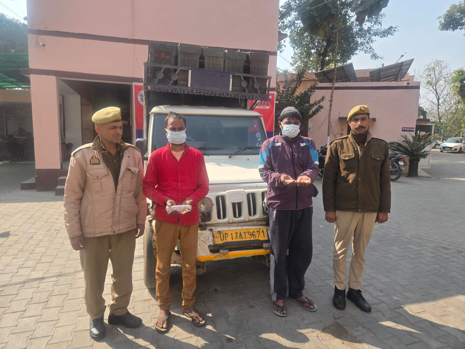 64 कैरेट किन्नू उड़ाने वाले पुलिस के हत्थे चढ़े