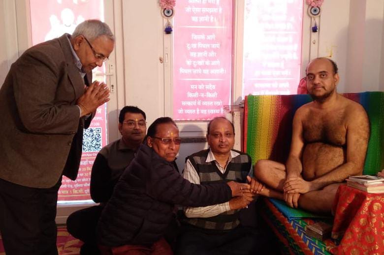 आचार्य नमोस्तु सागर जी महाराज ने जैन अनुयायियों को दिया आशीर्वाद