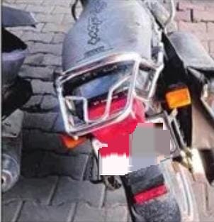 दो महीने से लावारिस खड़ी बाइक दरोगा की निकली