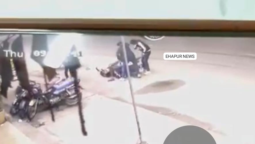 पिलखुवा: दबंगों ने युवक को पीटा, सीसीटीवी में कैद घटना