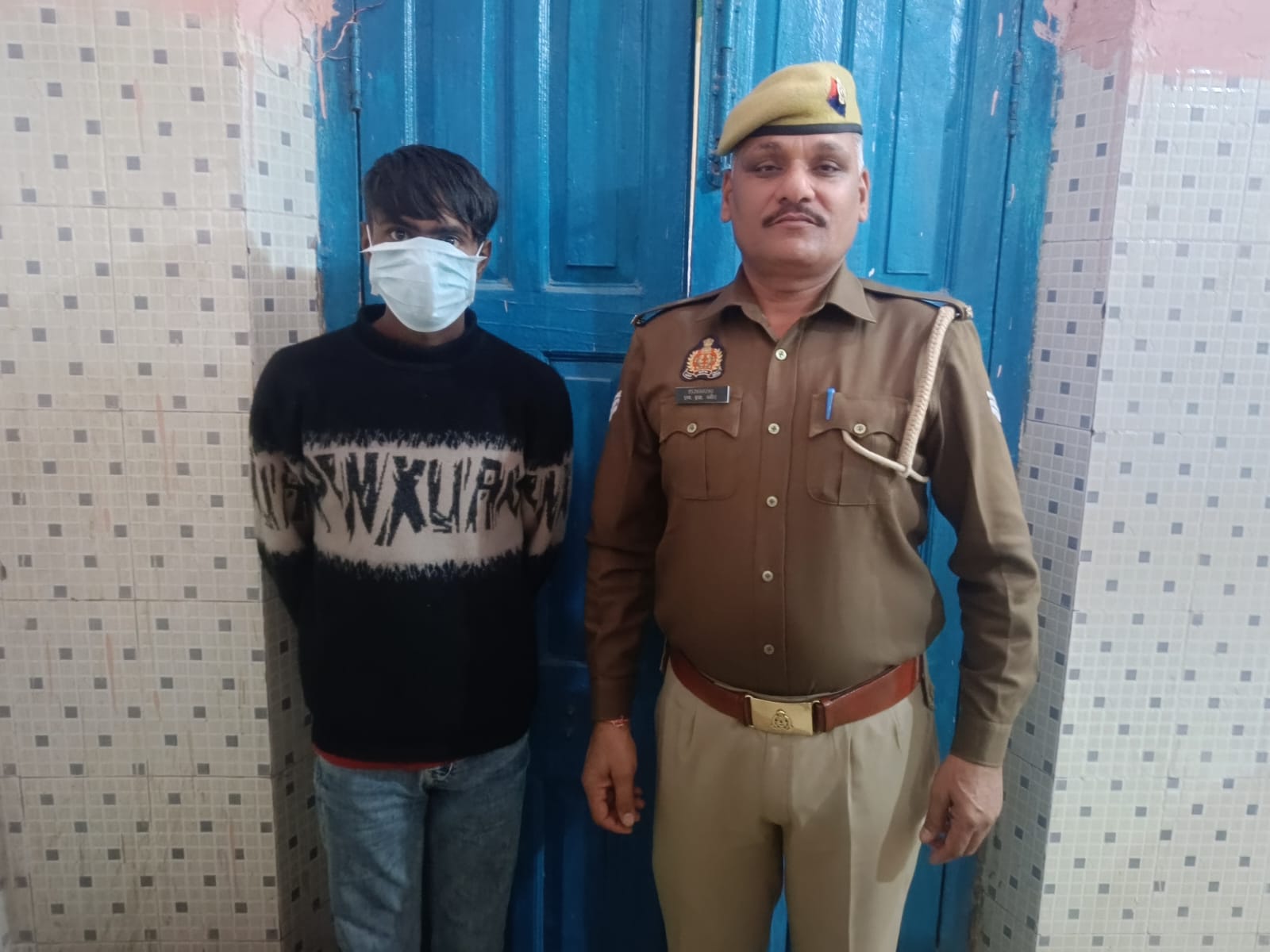 किशोरी को ले उड़ा था,पकड़ा गया