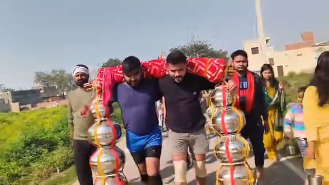 135 किलो की कावड़ बनी आकर्षण का केंद्र