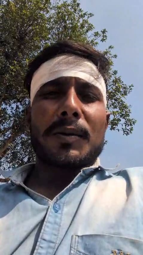 गुंडों के हमले में ग्रामीण युवक घायल