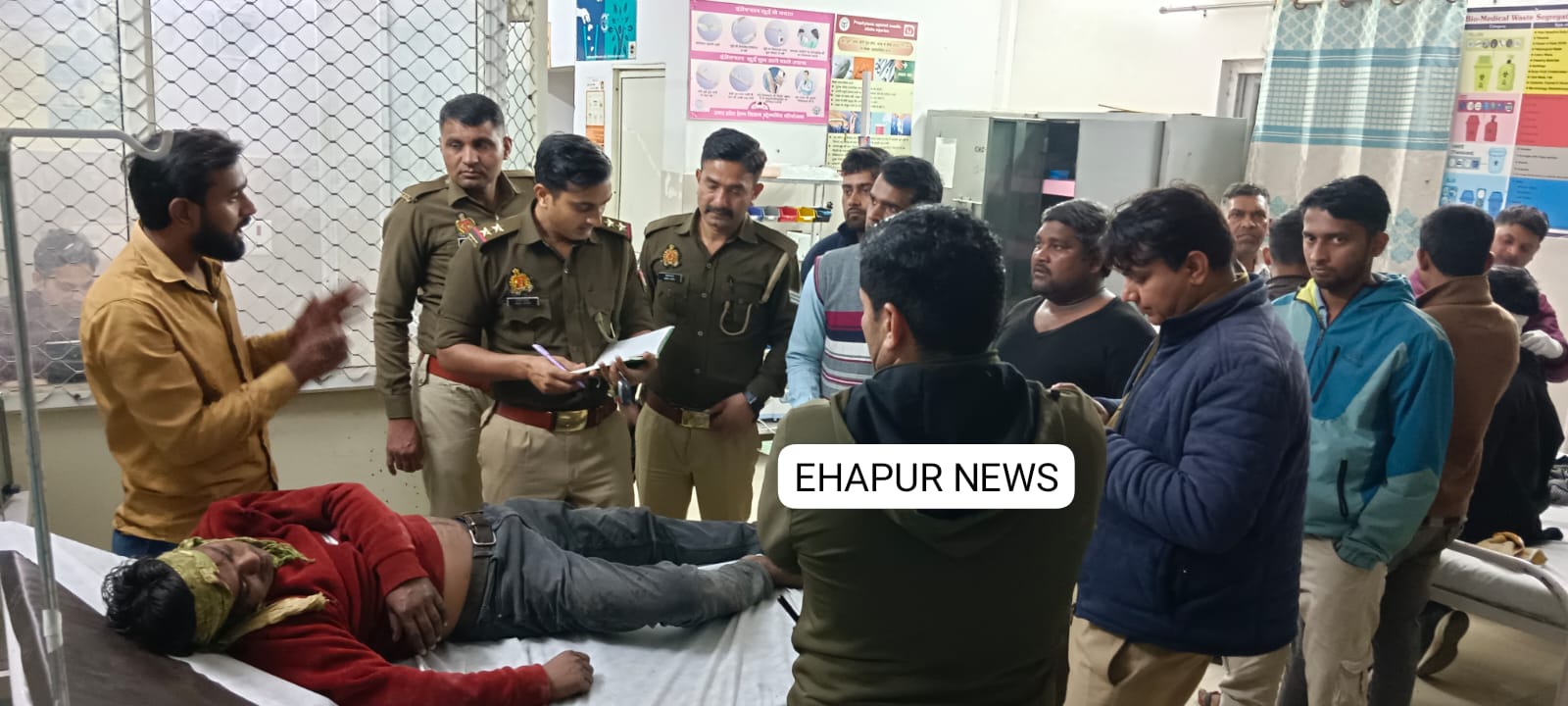 कैंटर ने बाइक सवार को मारी टक्कर, बाइक सवार मेरठ रेफर