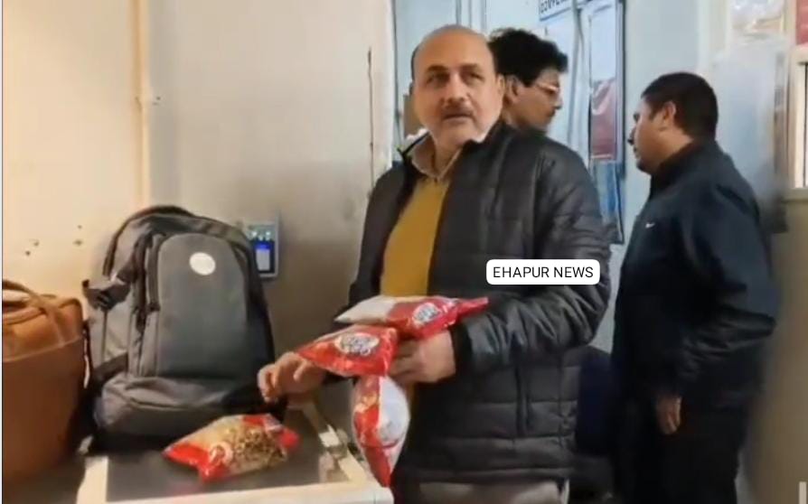 भुने चने के नाम पर बिक रहा ज़हर, चमड़ा रंगने वाले केमिकल का हो रहा इस्तेमाल